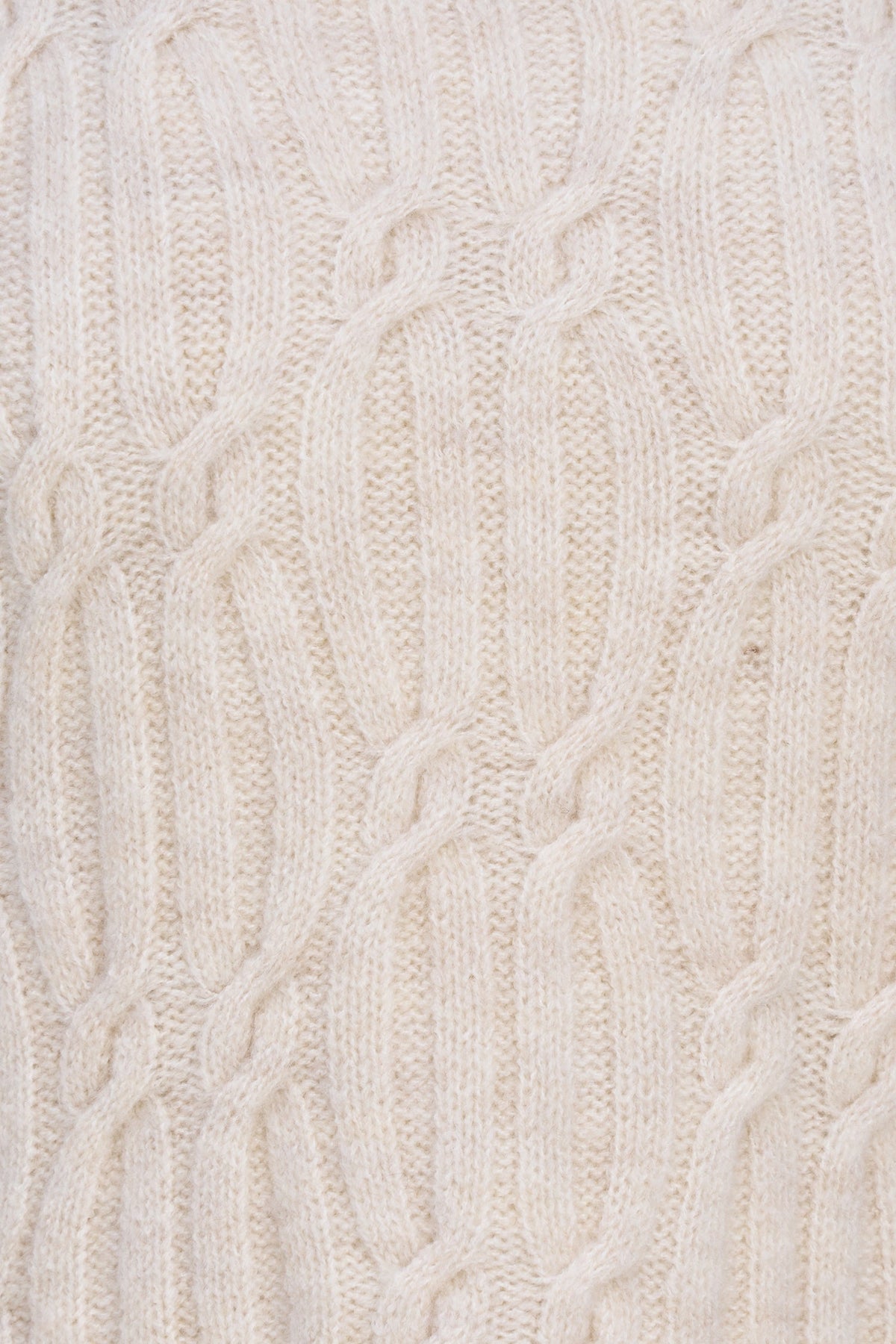 Women's Cable-Knit Crew-Neck Sweater with Long Sleeves