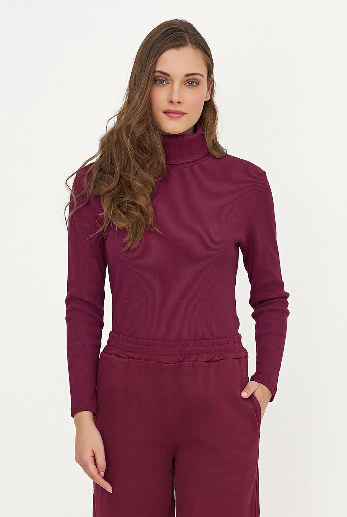 Women's Classic Rib-Knit Turtleneck Top with Long Sleeves