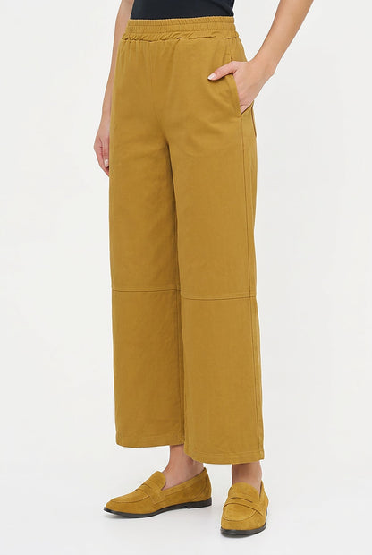 Women's Woven Pull-On Wide-Leg Pants with Back Patch Pockets
