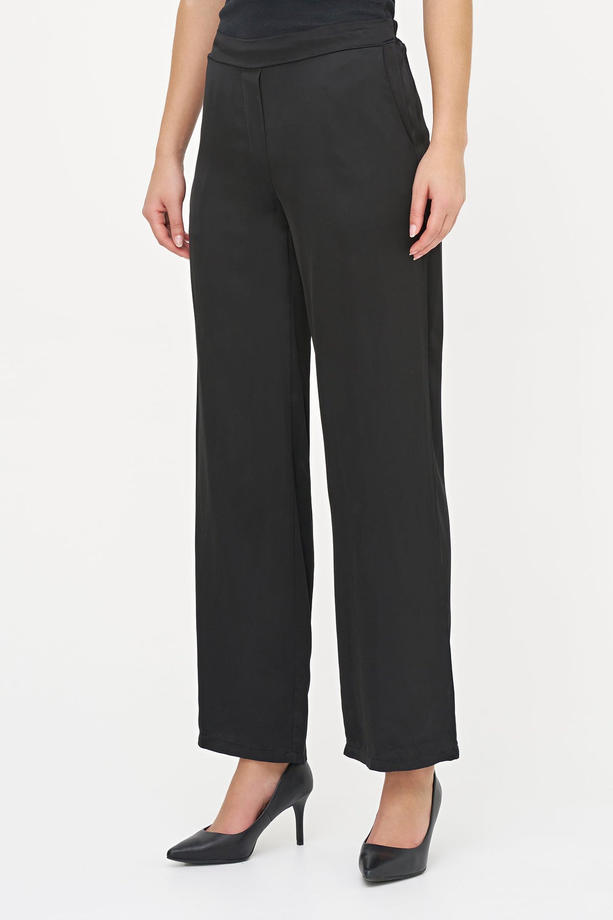 Women's Woven Pull-On Bootcut Pants with Side Pockets
