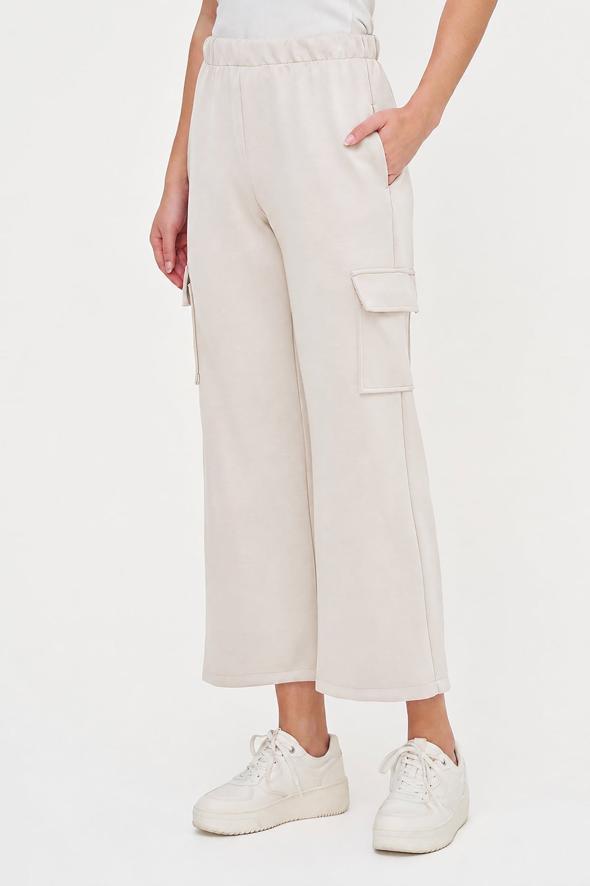 Women's Knit Pull-On Sweatpants with Side & Cargo Pockets