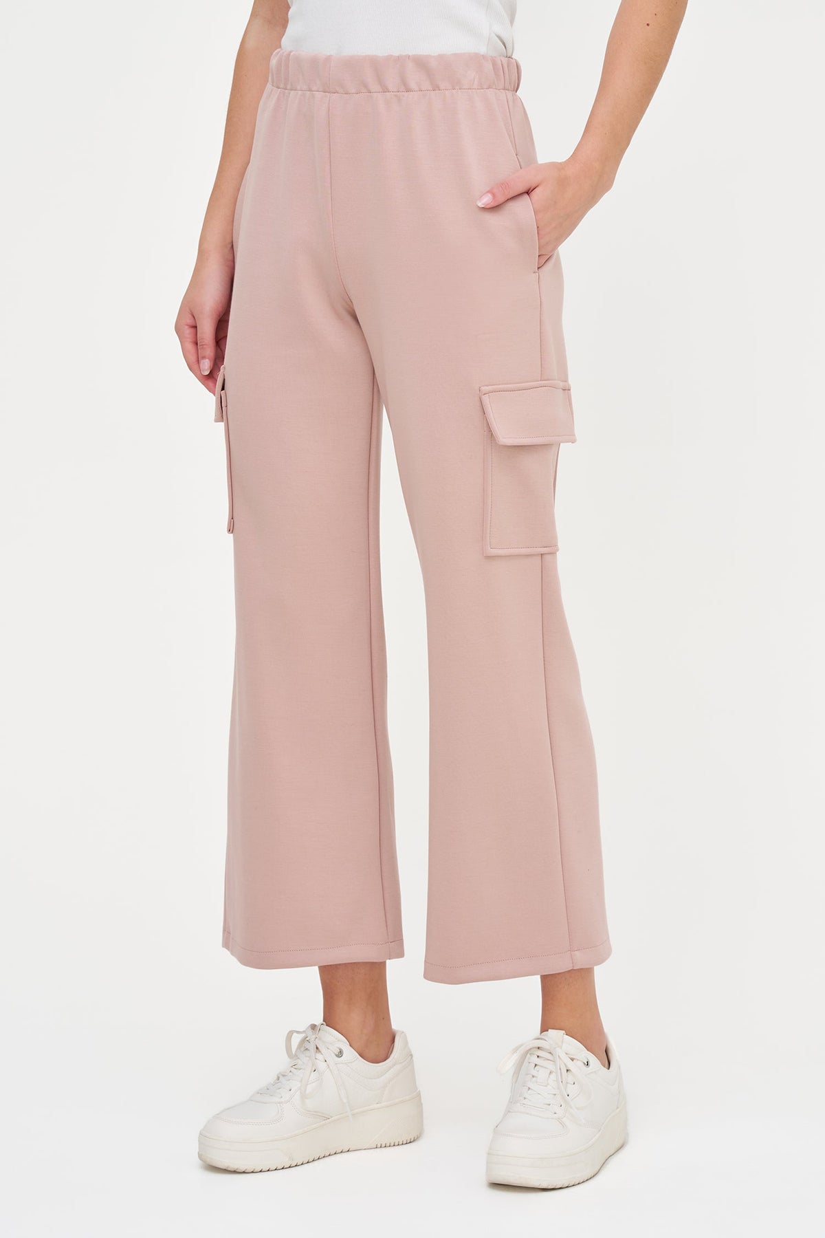 Women's Knit Pull-On Sweatpants with Side & Cargo Pockets