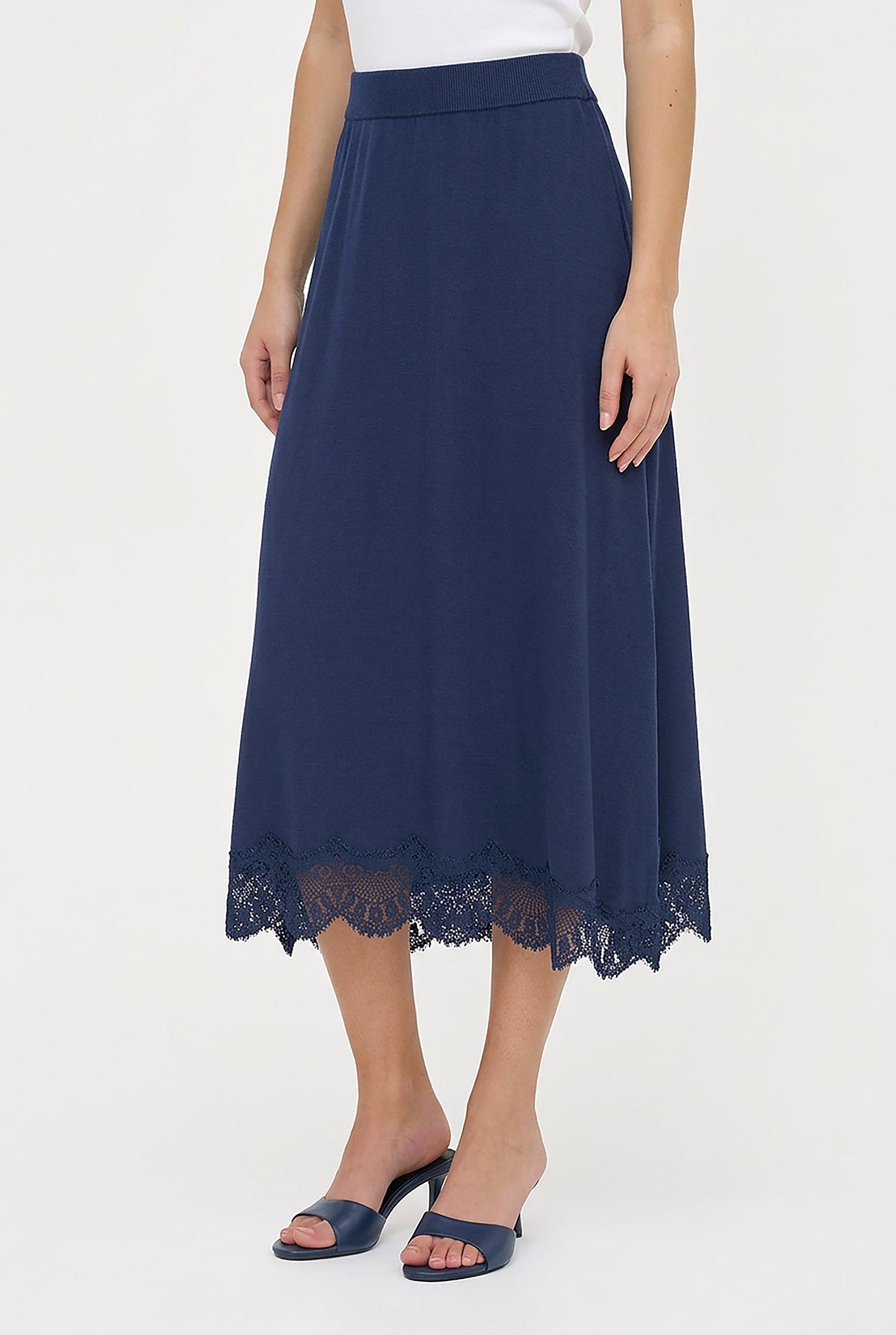 Women's Fine Knit Pull-On A-Line Skirt with Lace Trim
