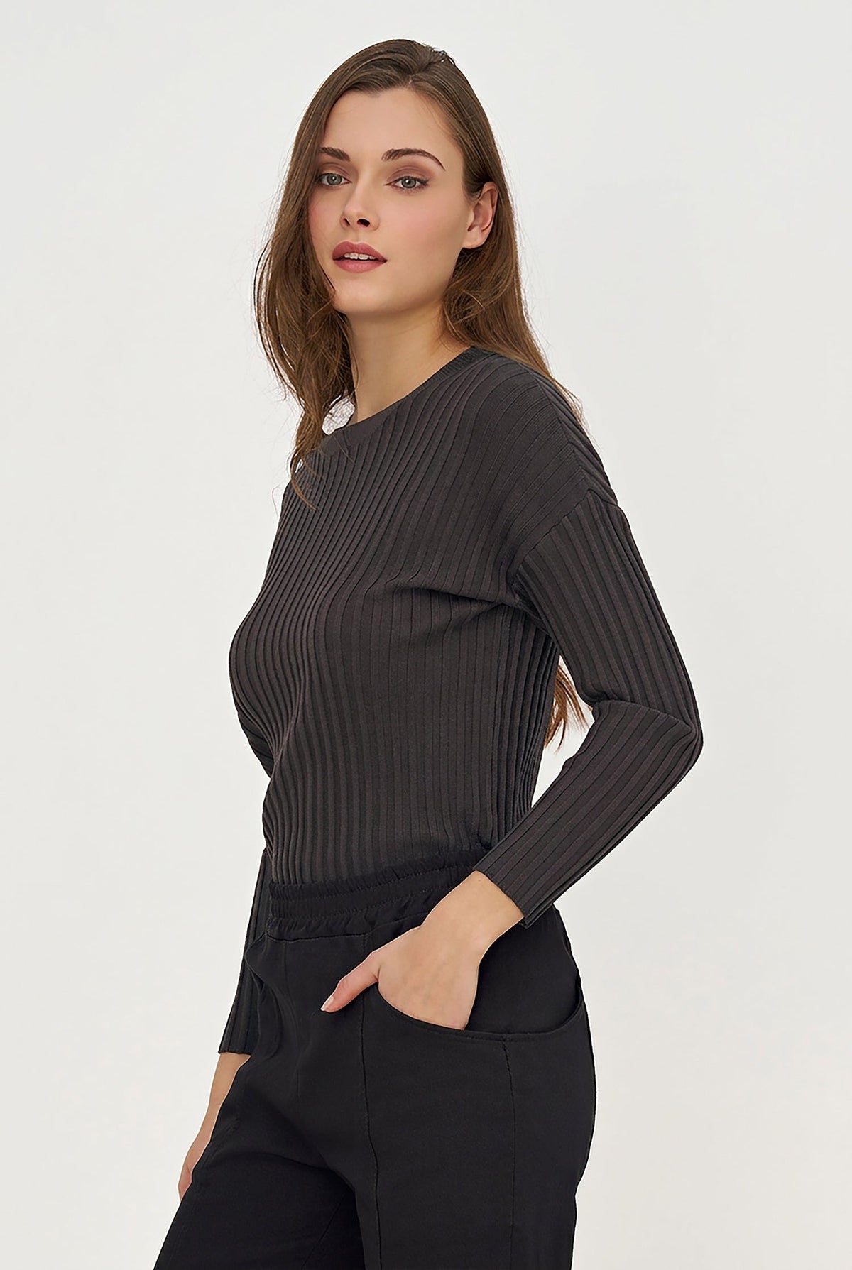 Women's Rib-Knit Crew-Neck Sweater with Long Sleeves