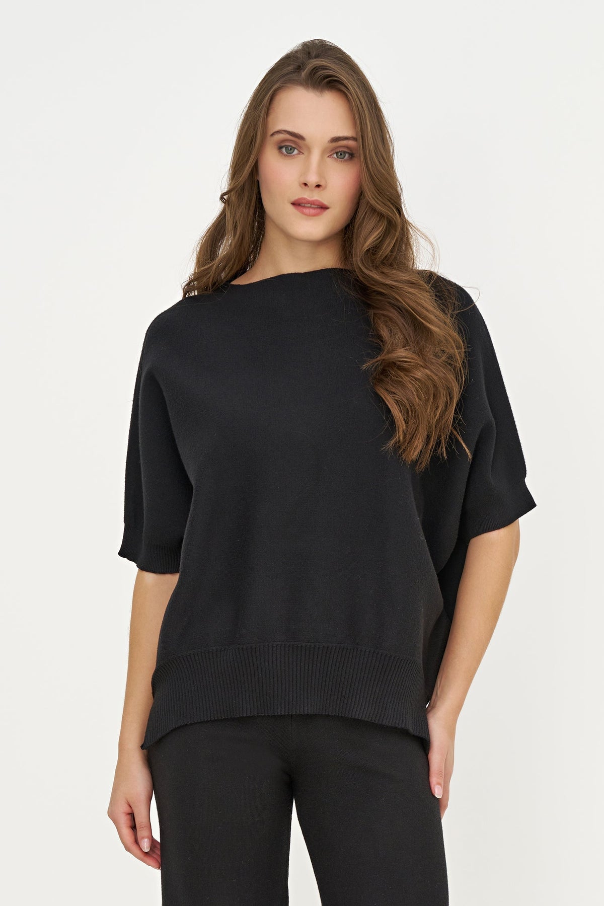 Women's Oversized Crew-Neck Sweater with Elbow-Length Batwing Sleeves