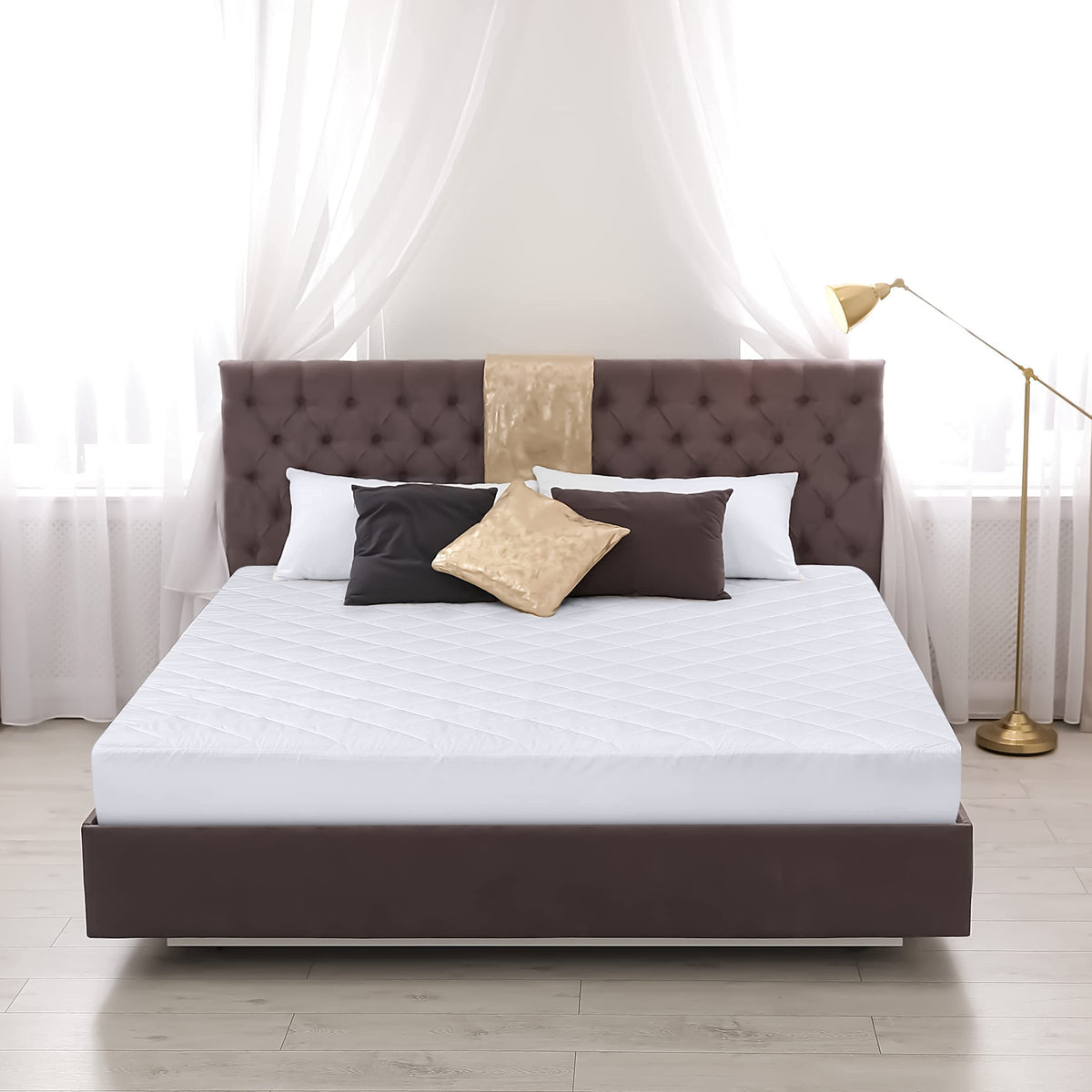 Utopia Bedding Quilted Fitted Mattress Pad, Queen Size, Elastic Fitted Mattress Topper Protector and Cover Stretches up to 16 Inches Deep, Machine Washable (White) 🍁 All In One Marketplace Canada