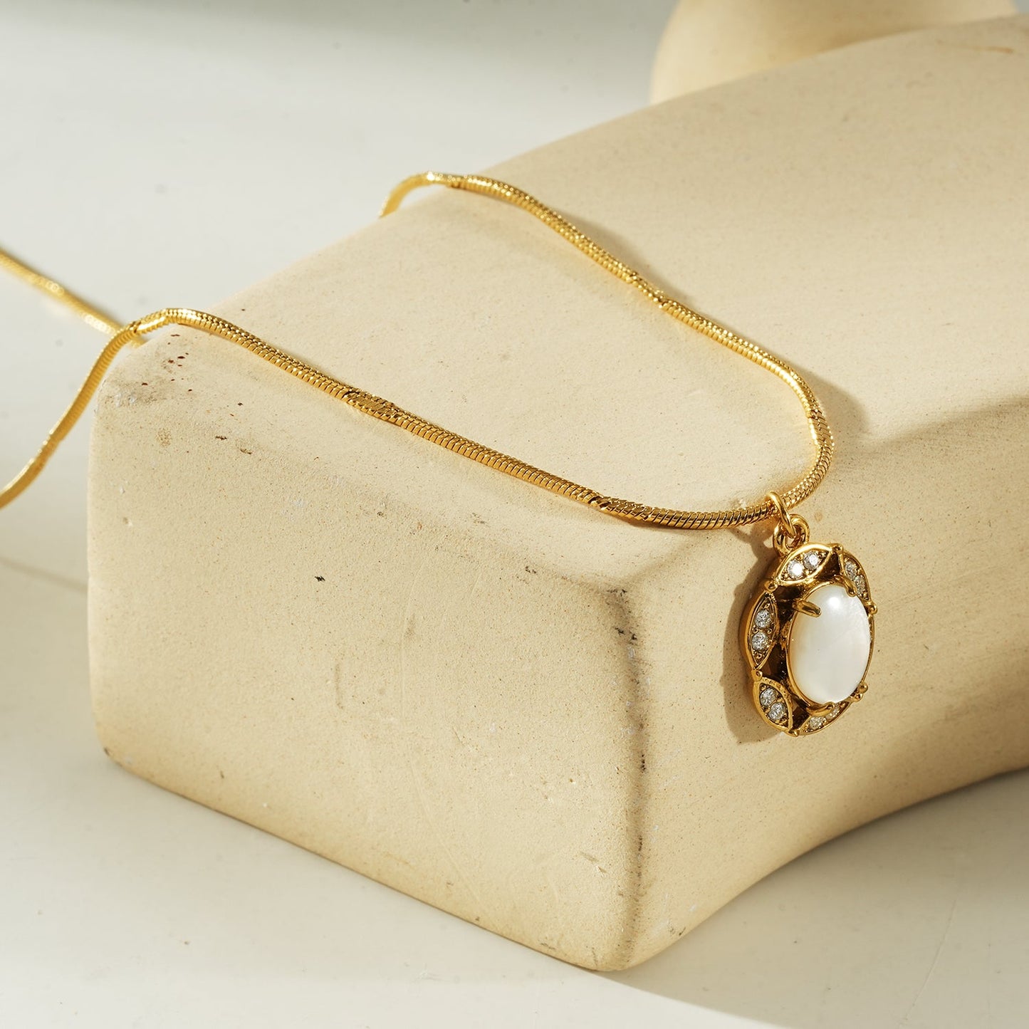 MYTHIC Gold: Heirloom Inspired Freshwater Pearl Halo Pendant Necklace