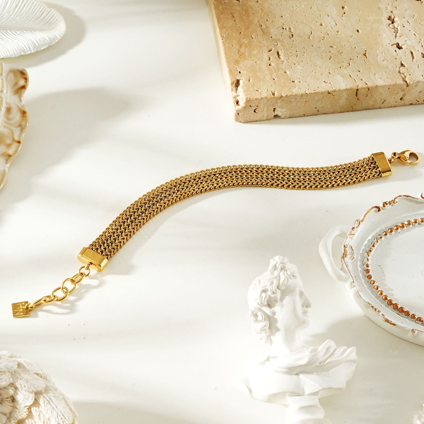 BOLOGNA Gold: Italian Vintage Mesh Chain Bracelet
