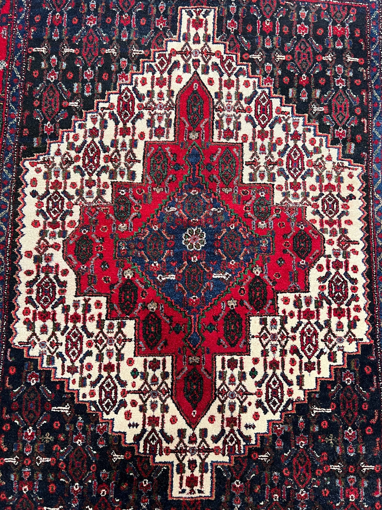 Persian Senneh Rug | 4' 2" x 5' 3"