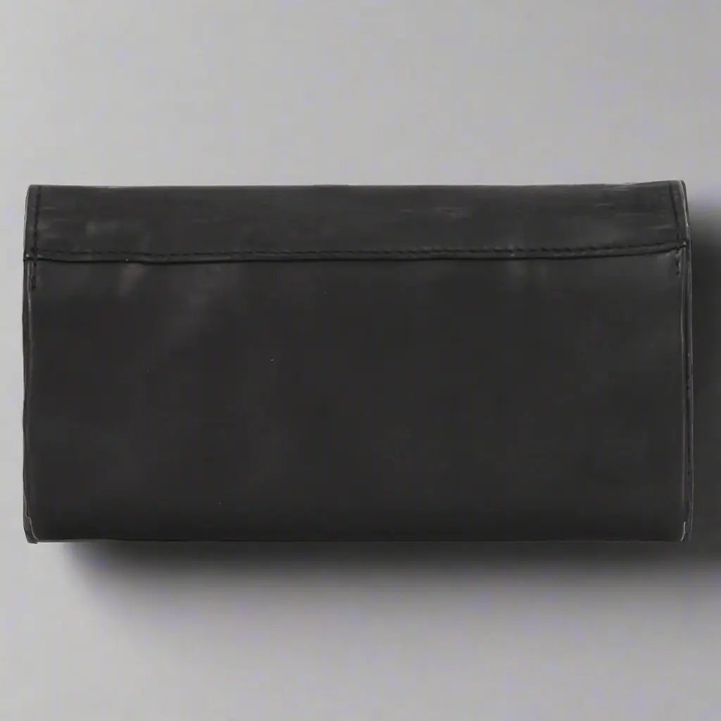 MET Women's Magnet Closure Trifold Leather Wallet