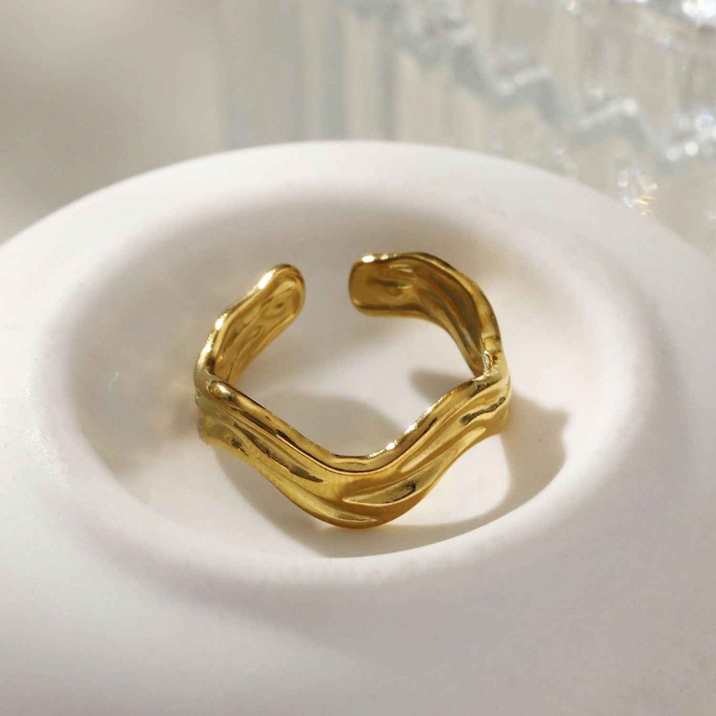 KALIA Wavy Shaped Textured Ring