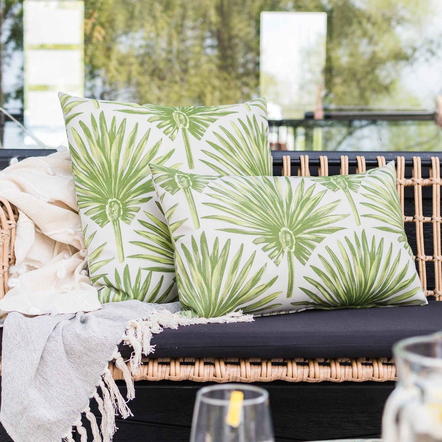 OUTDOOR PILLOW - GREEN PALM LEAF LUMBAR