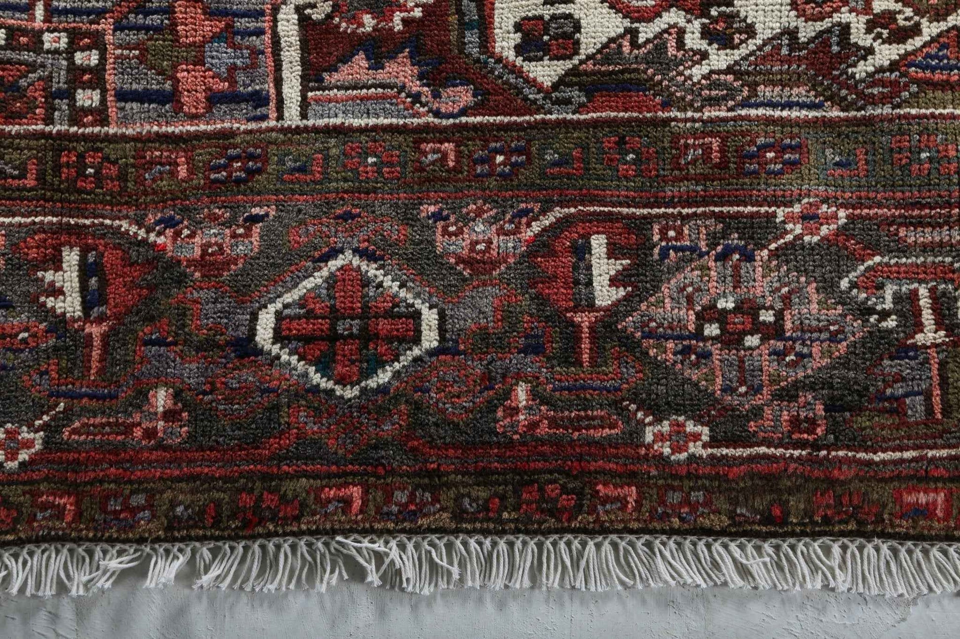Persian Heriz Rug | 7' 5" x 10' 10"