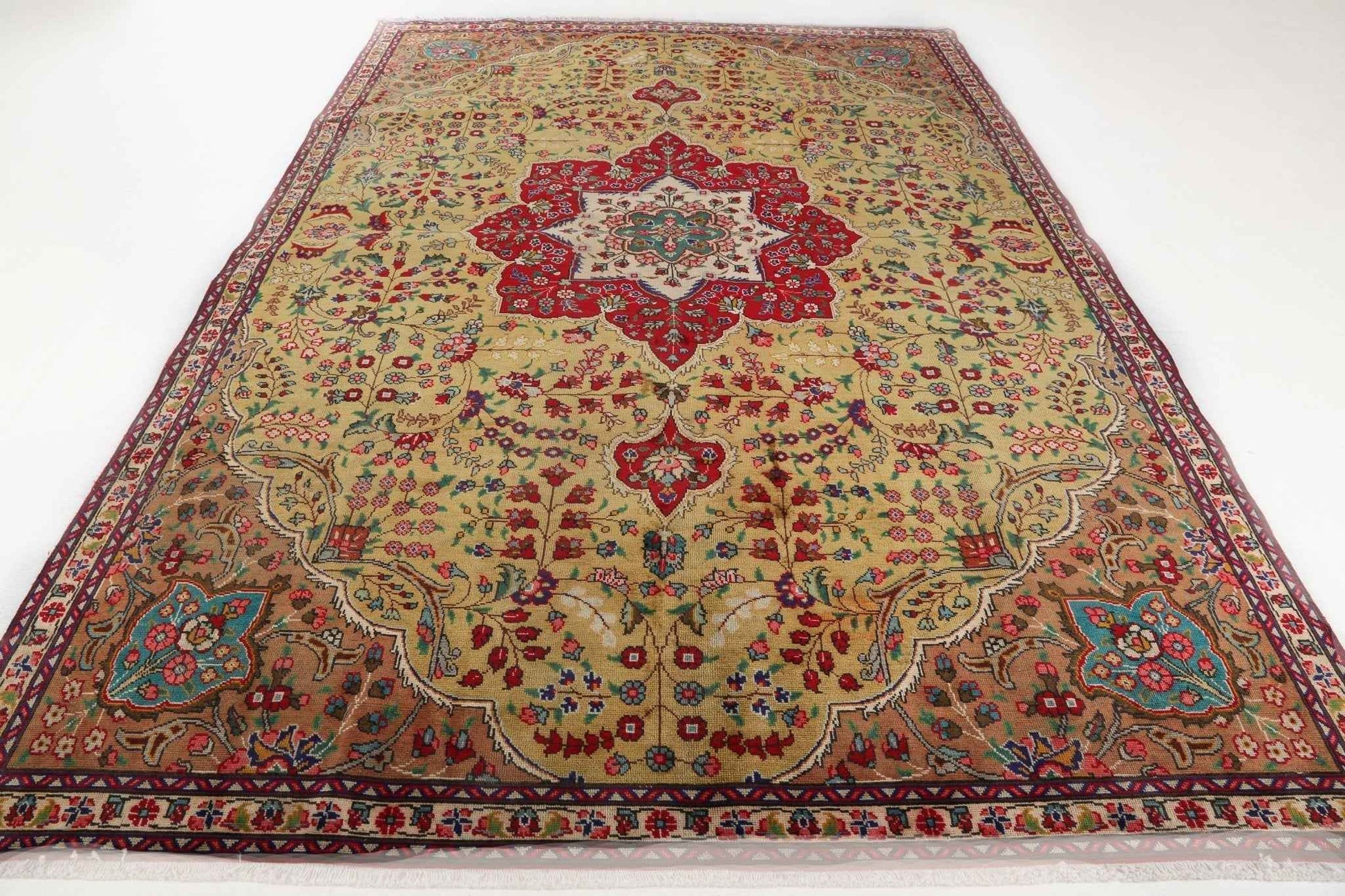 Persian Tabriz Rug | 7' 5" x 10' 8"