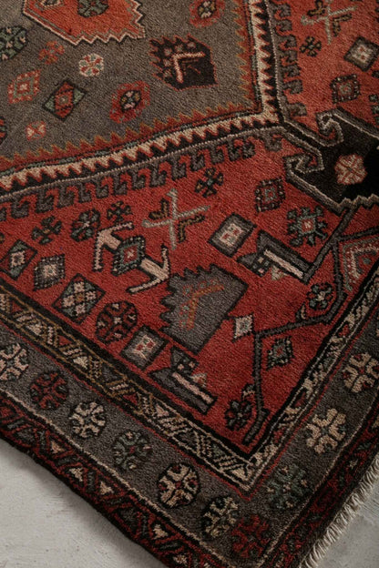 Persian Zanjan Rug | 4' 3" x 7' 10"