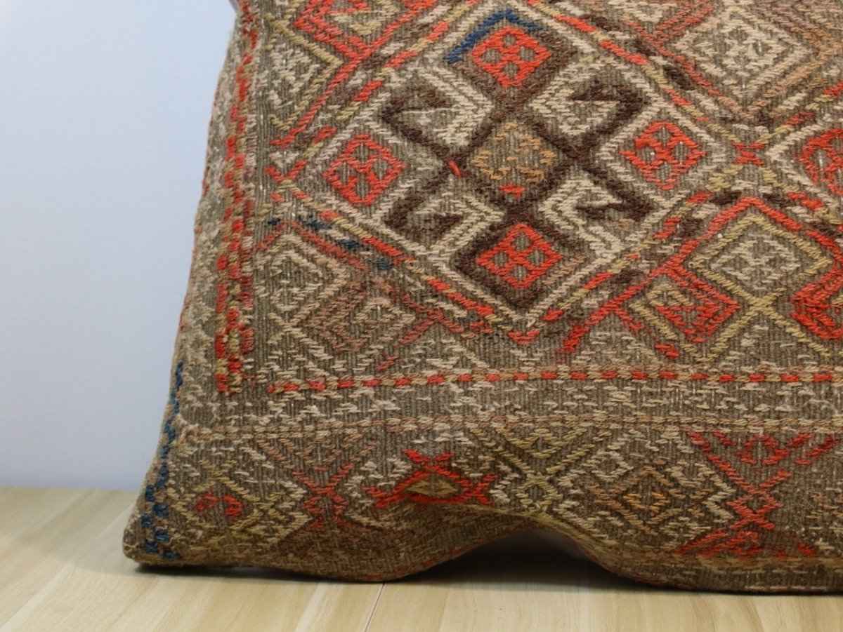 Pillow No. 024 | 18" x 18"