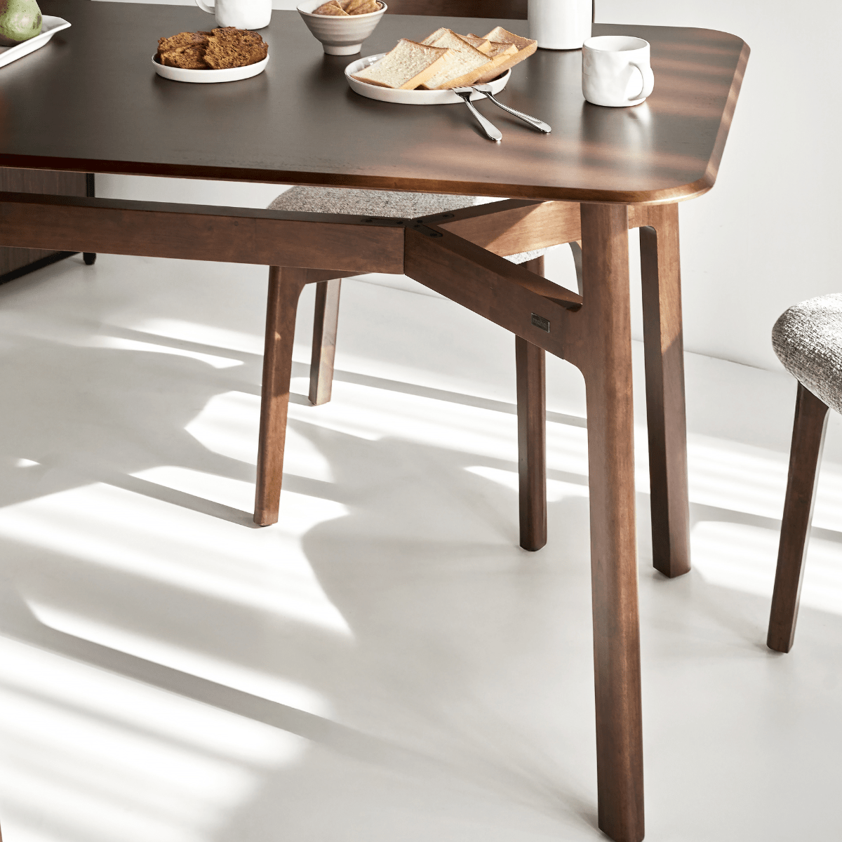 Serena Oak Veneer Dining Set with 4-6 Ergonomic Rubberwood Chairs